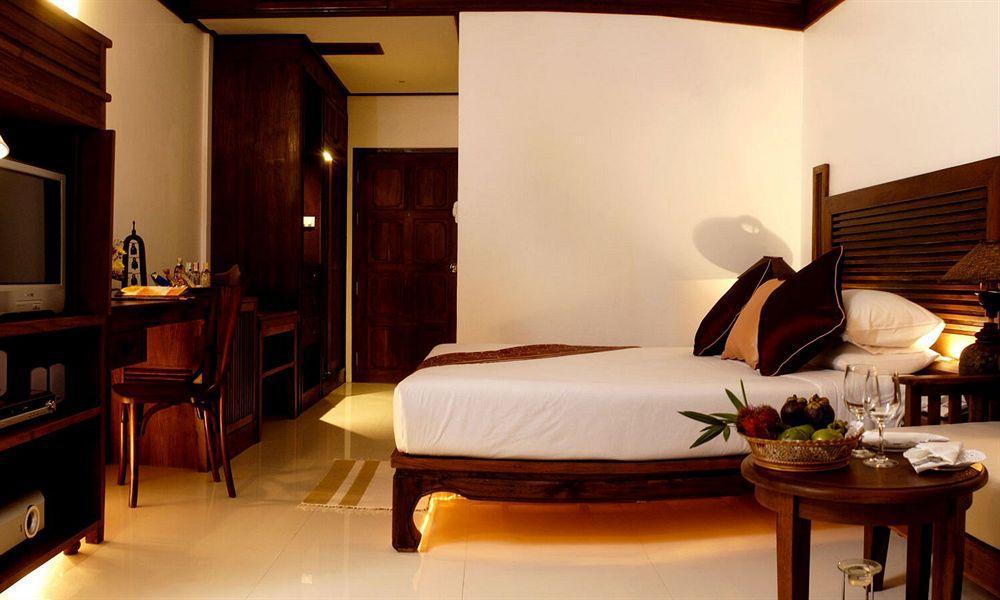 Safari Beach Hotel Patong Exterior photo
