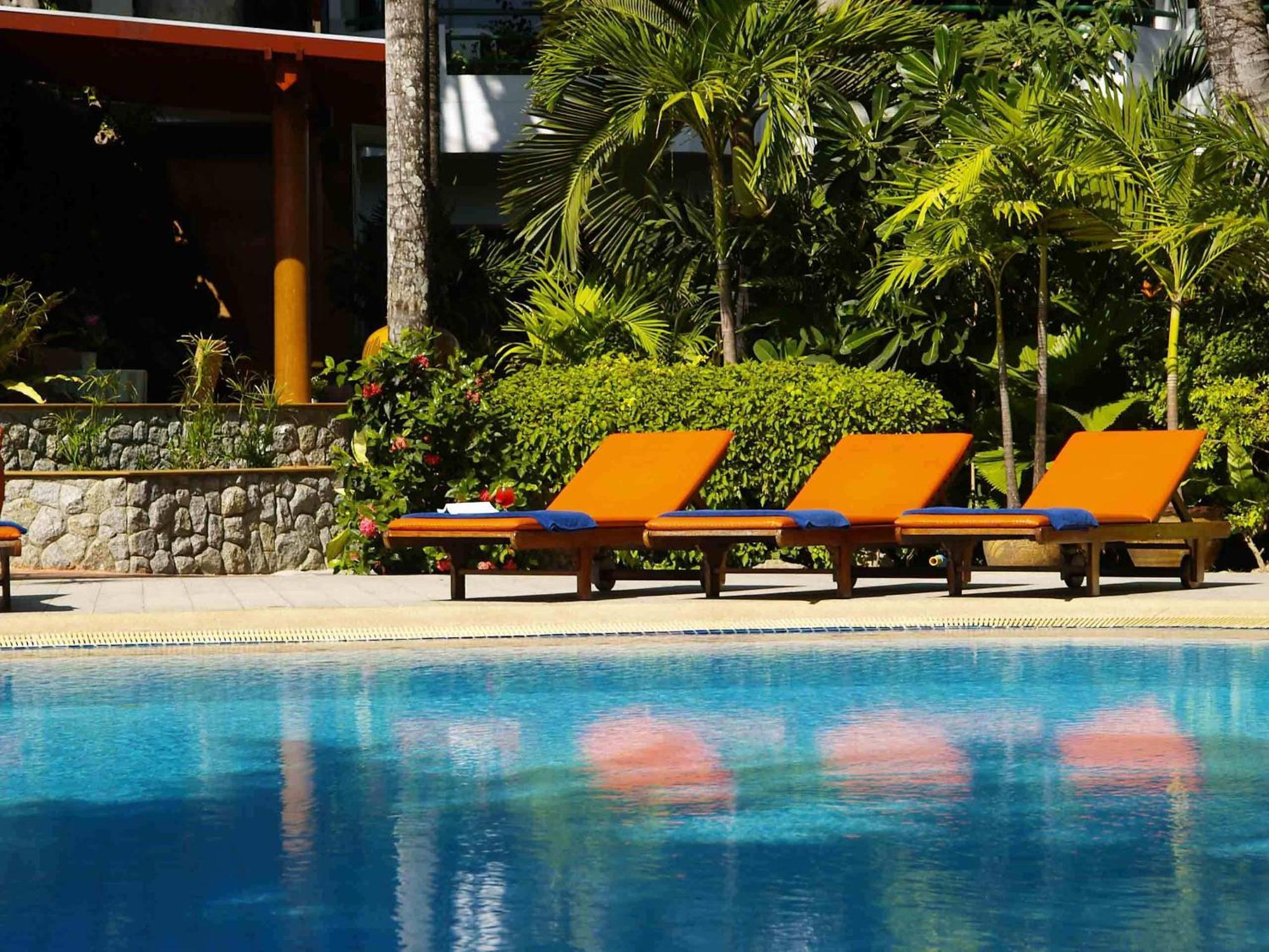 Safari Beach Hotel Patong Exterior photo