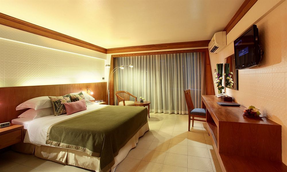 Safari Beach Hotel Patong Exterior photo
