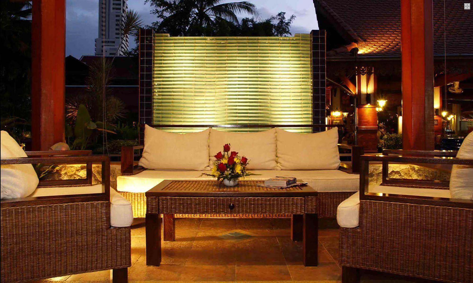 Safari Beach Hotel Patong Exterior photo