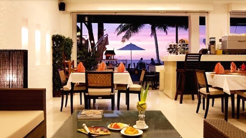 Safari Beach Hotel Patong Exterior photo